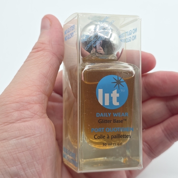 LIT Cosmetics Daily Wear Glitter Base - Picture 2 of 4